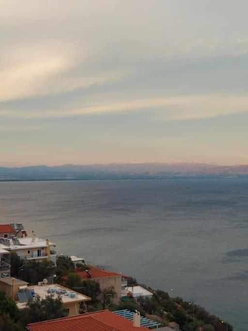 Simply Meraki Gytheian Apt With Panoramic Sea View Gythio Exteriér fotografie