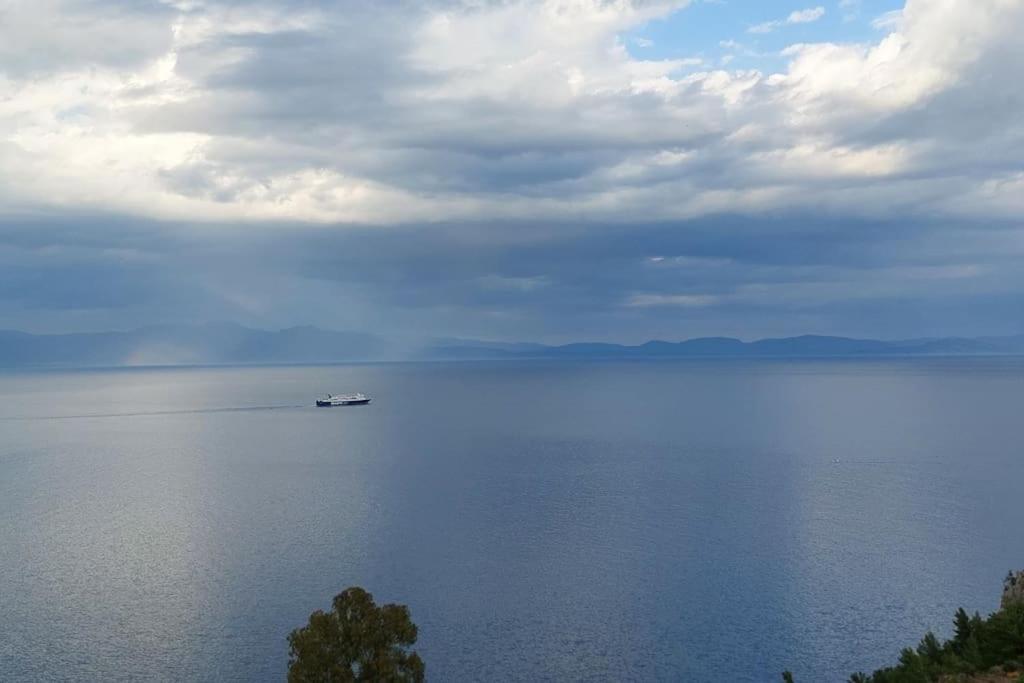 Simply Meraki Gytheian Apt With Panoramic Sea View Gythio Exteriér fotografie